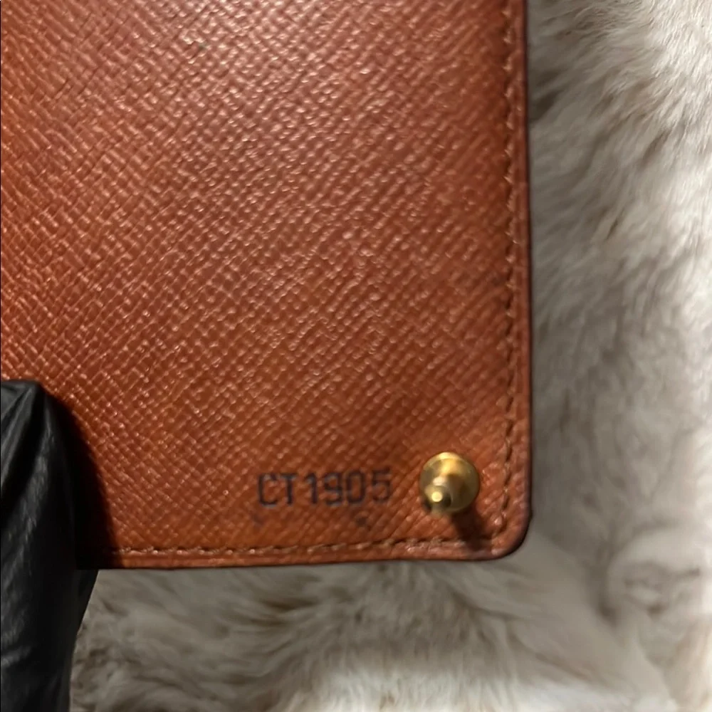 Louis Vuitton Brown Leather Card Holder - Picture 4 of 9